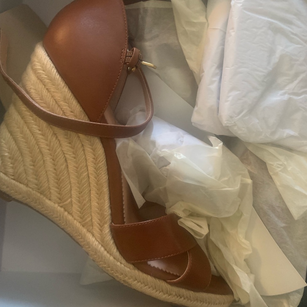 Women’s shoes